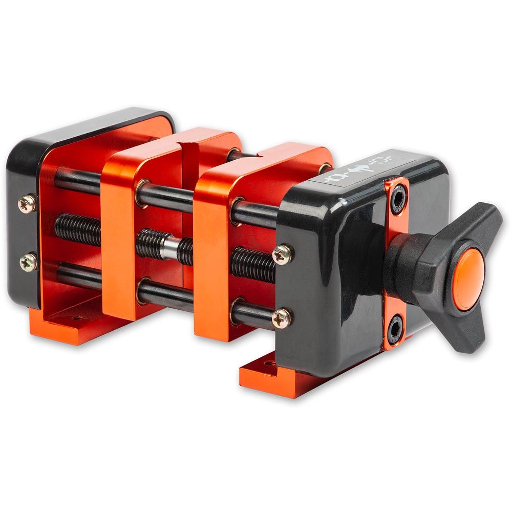 UJK. Skrúfstykki fyrir borstand.