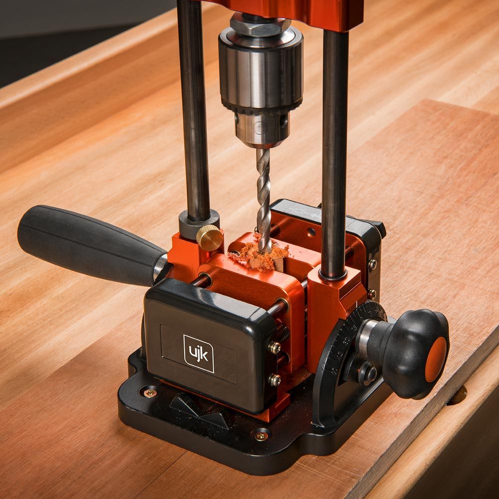 UJK. Skrúfstykki fyrir borstand.