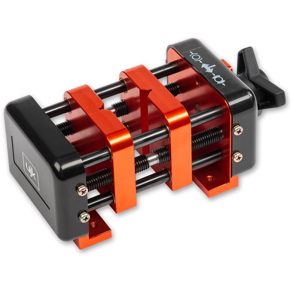 UJK. Skrúfstykki fyrir borstand.