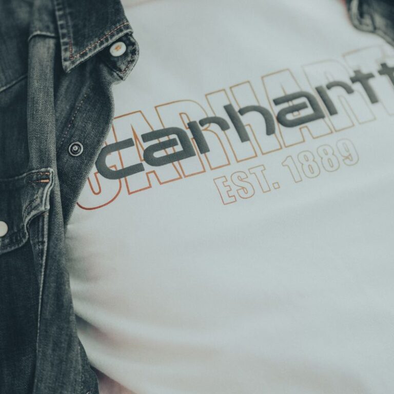 Carhartt Stuttermabolur logo