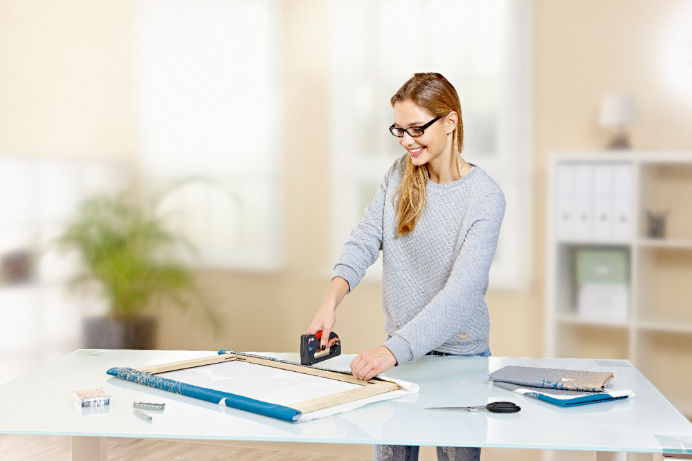 Novus_Novus_J_11_A_Handtacker_Bilderrahmen_2__20200609101401_204943-1000x667.png